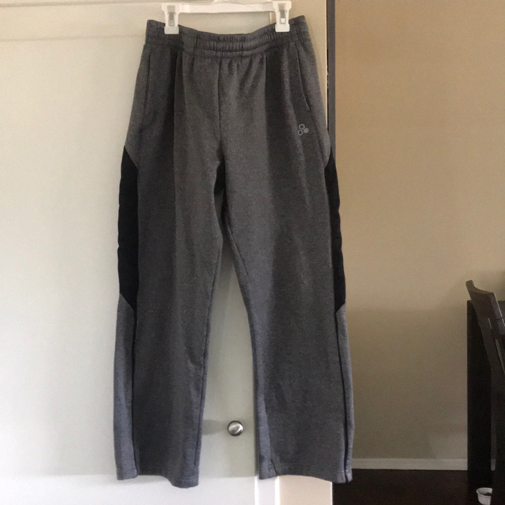 Men’s gray sweat pants